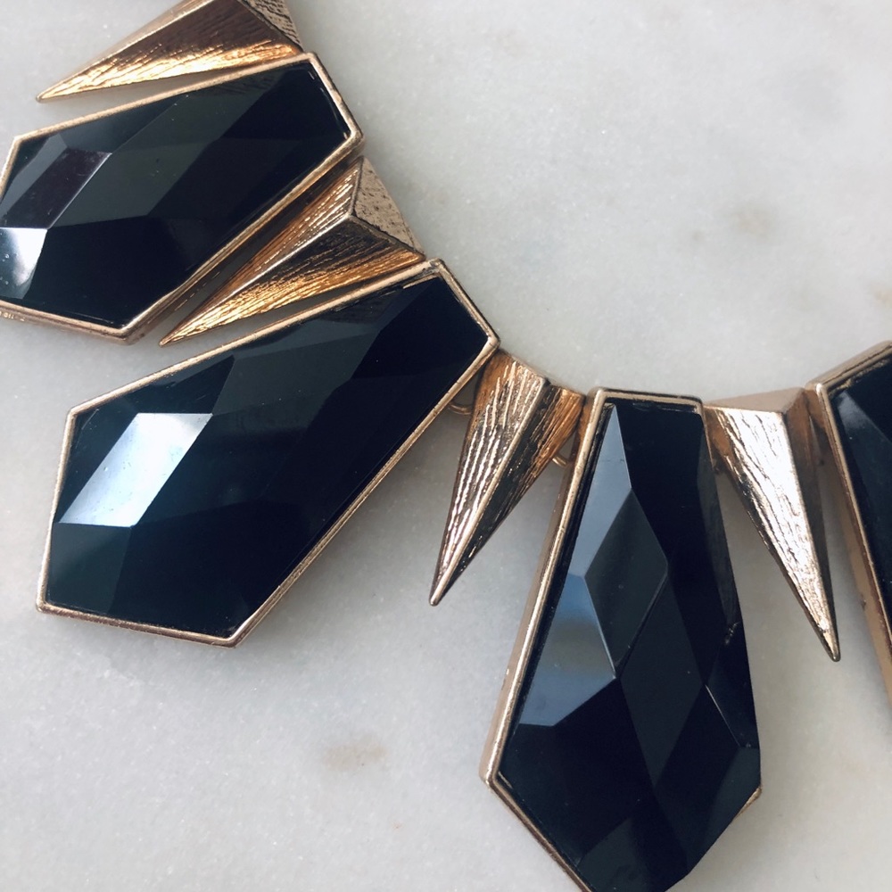 HR2 statement necklace - Picture 2 of 4